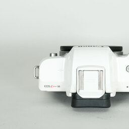 Canon EOS Kiss M