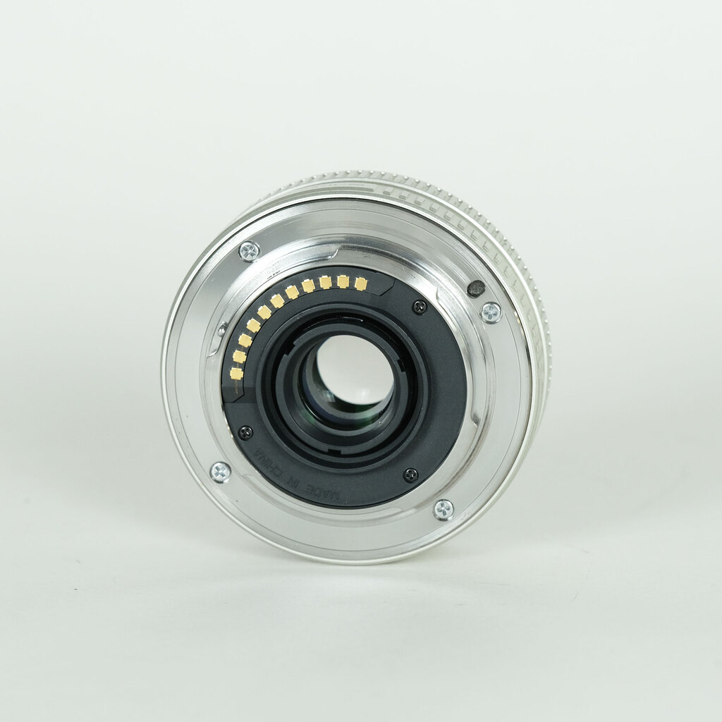 OLYMPUS M.ZUIKO DIGITAL 17mm F2.8 シルバー