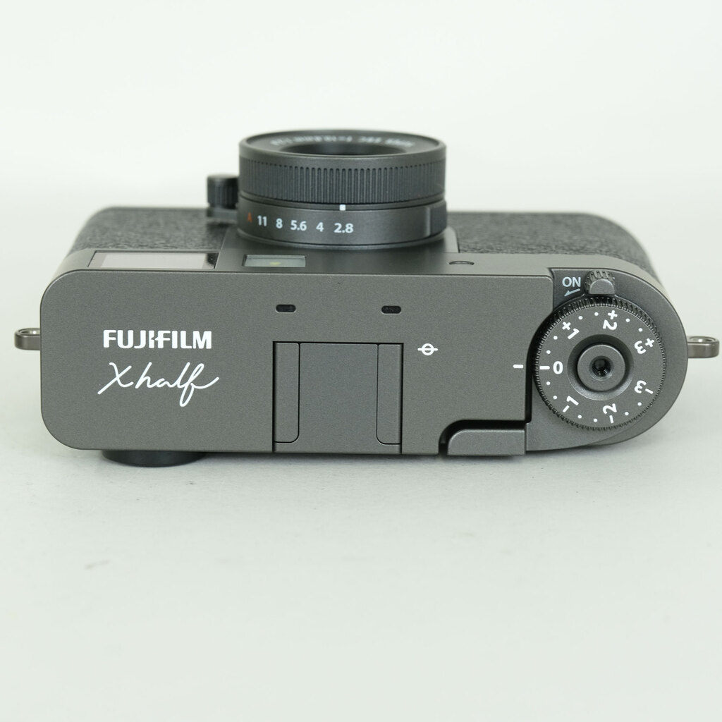 FUJIFILM X half X-HF1