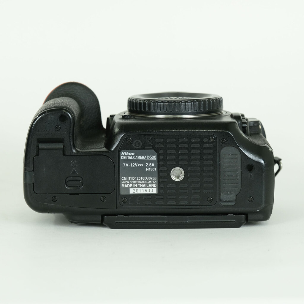 Nikon D500