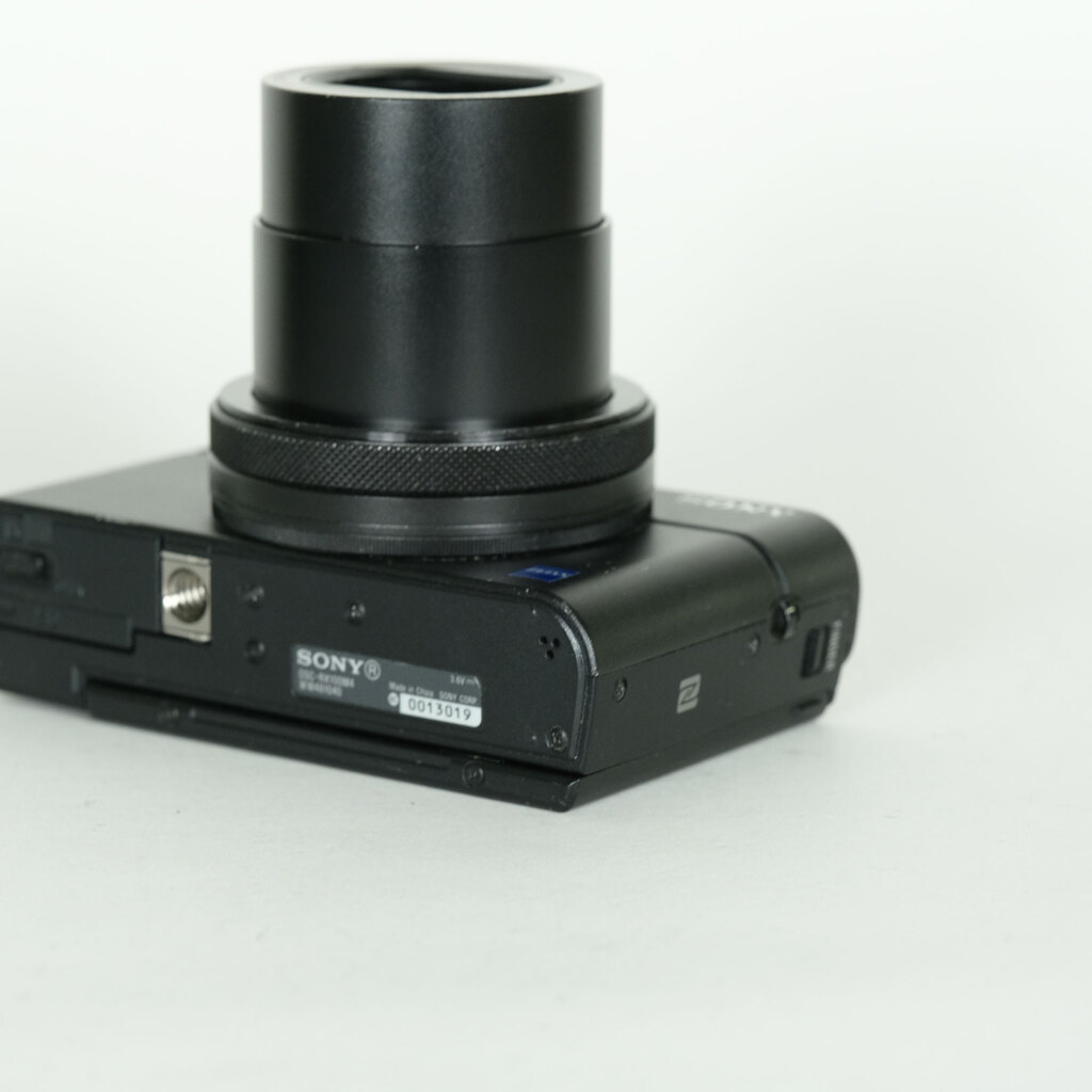 SONY Cyber-shot DSC-RX100M4