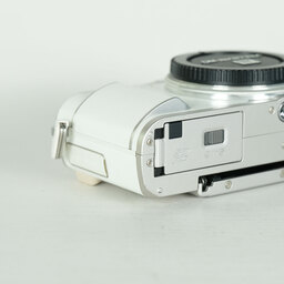 OLYMPUS PEN E-PL9