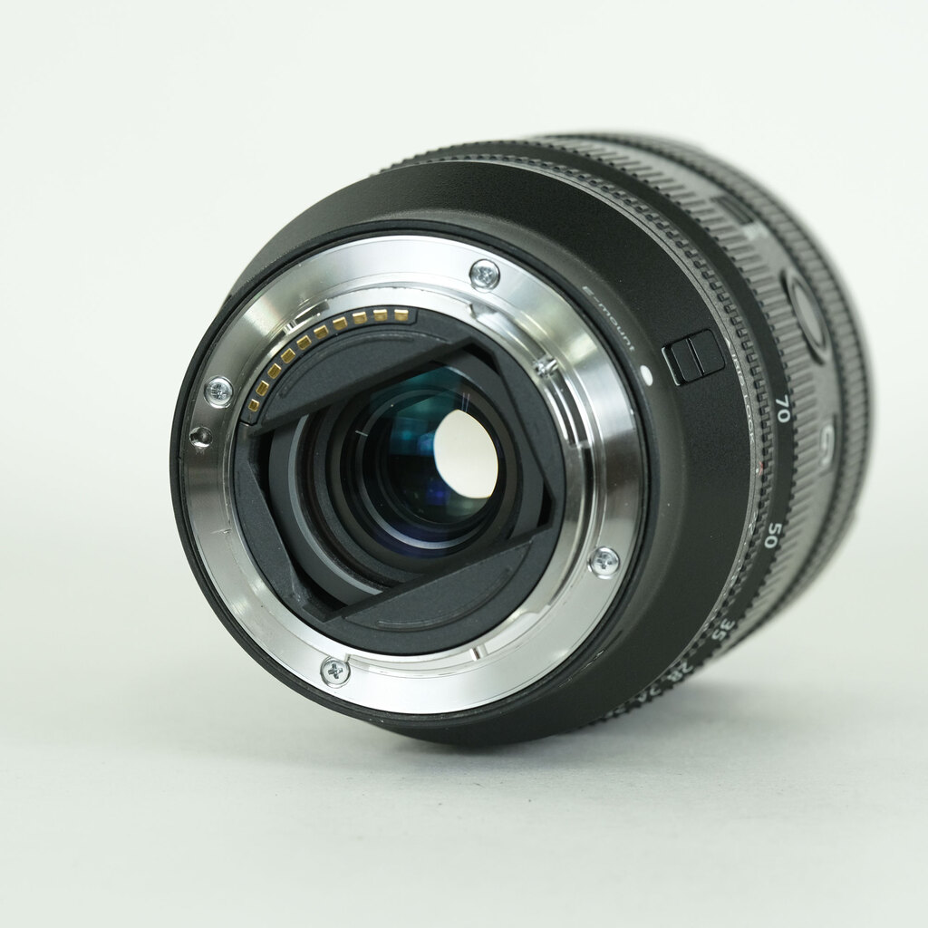 SONY FE 20-70mm F4 G SEL2070G