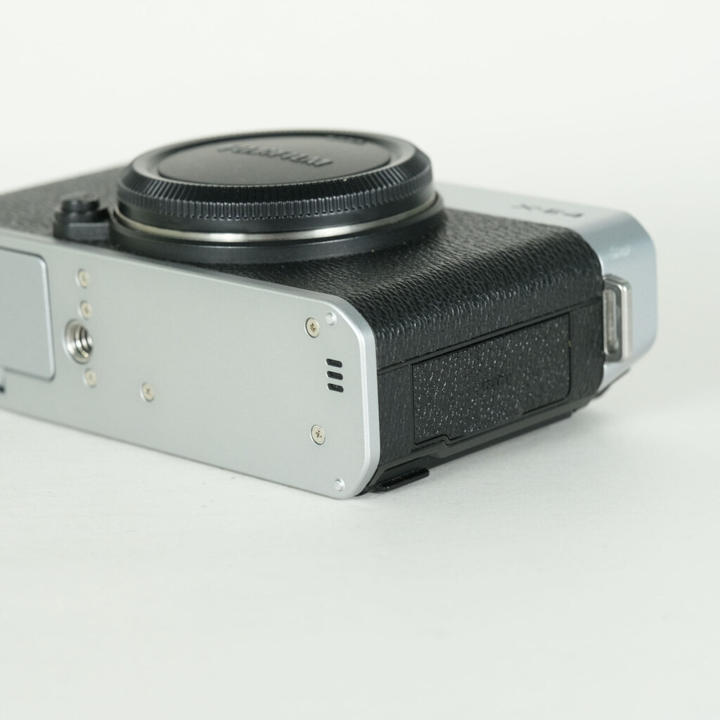 FUJIFILM X-E4 FUJIFILM X-E4