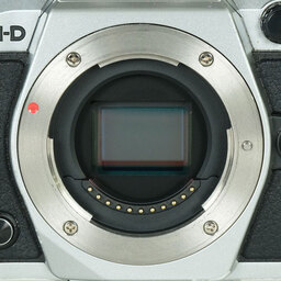 OLYMPUS OM-D E-M5 Mark II