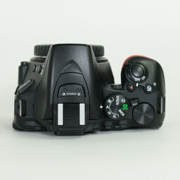Nikon D5600