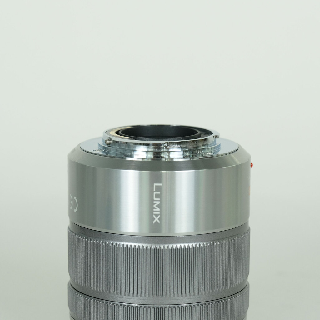 Panasonic LUMIX G VARIO 45-150mm / F4.0-5.6 ASPH. / MEGA O.I.S. Panasonic LUMIX G VARIO 45-150mm / F4.0-5.6 ASPH. / MEGA O.I.S.