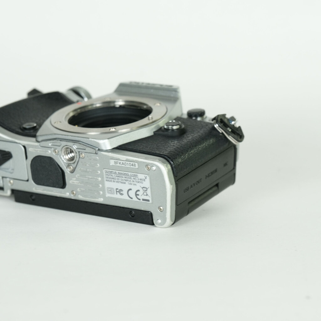 OLYMPUS OM-D E-M5 Mark II