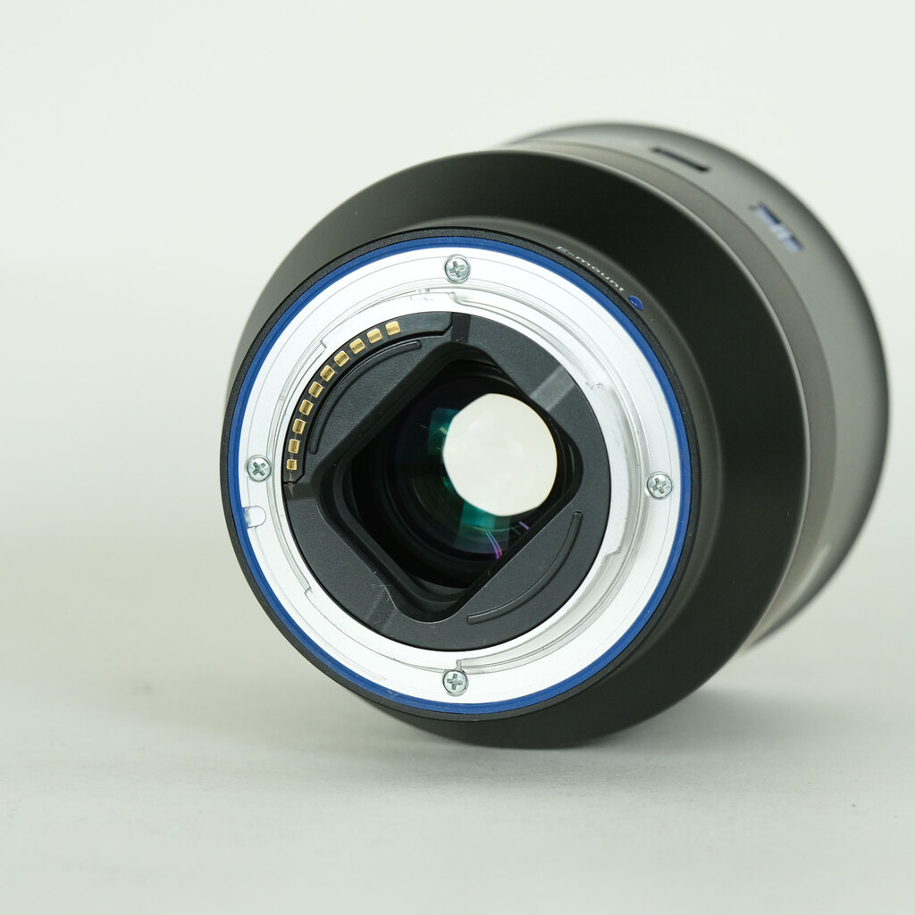 Carl Zeiss Batis 2/40 CF [ソニーE用]の出品 | ONE SCENE（ワンシーン）