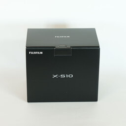 FUJIFILM X-S10