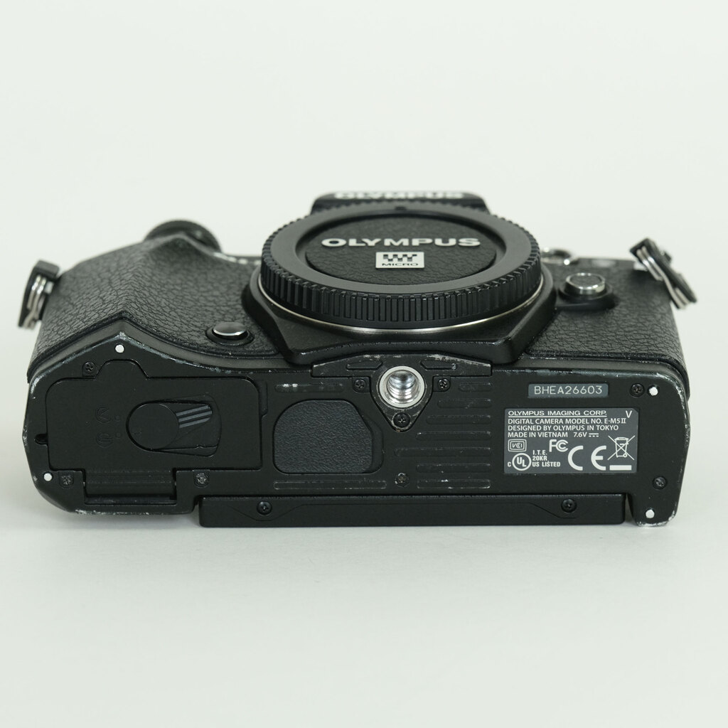 OLYMPUS OM-D E-M5 Mark II
