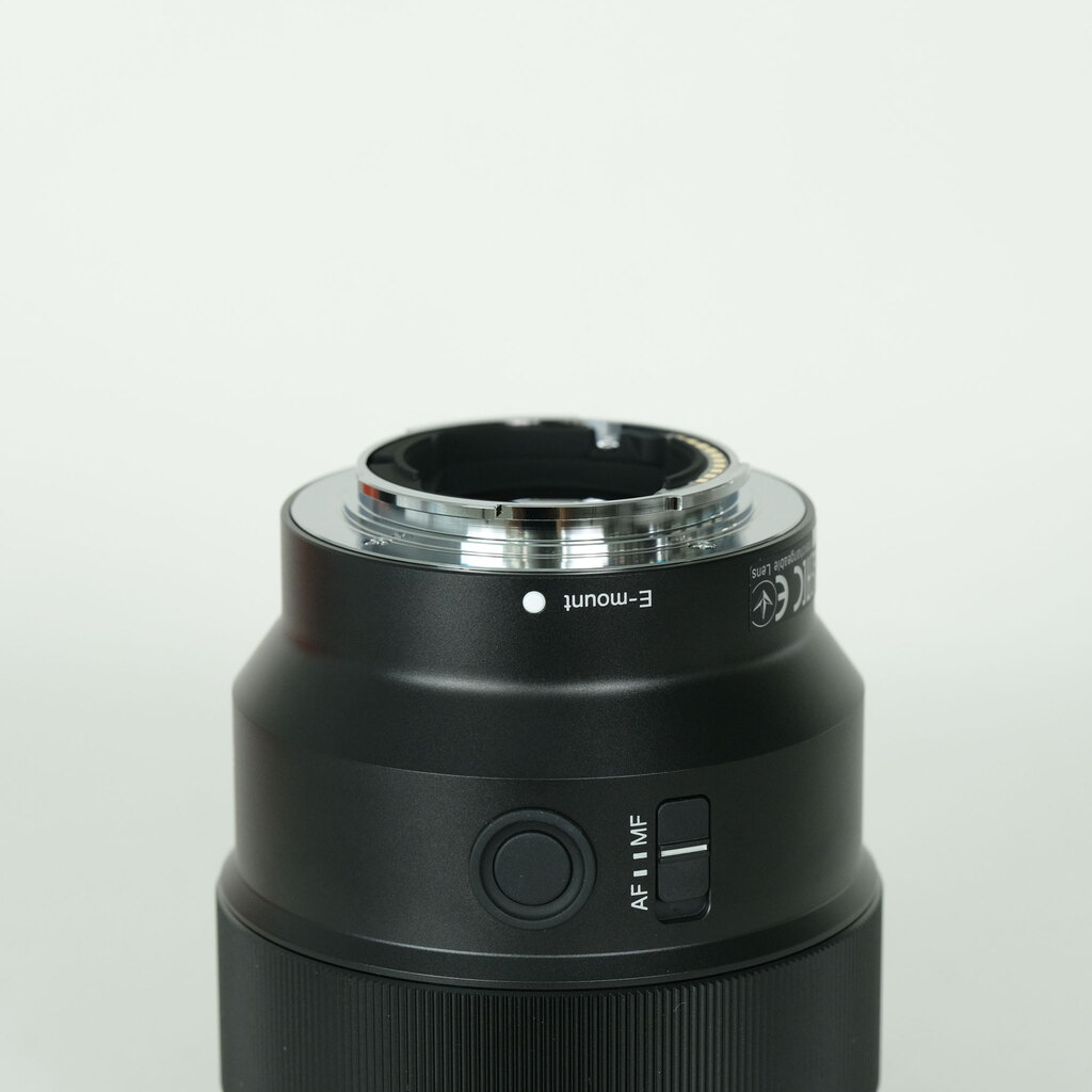SONY FE 85mm F1.8 SEL85F18の出品 | ONE SCENE（ワンシーン）