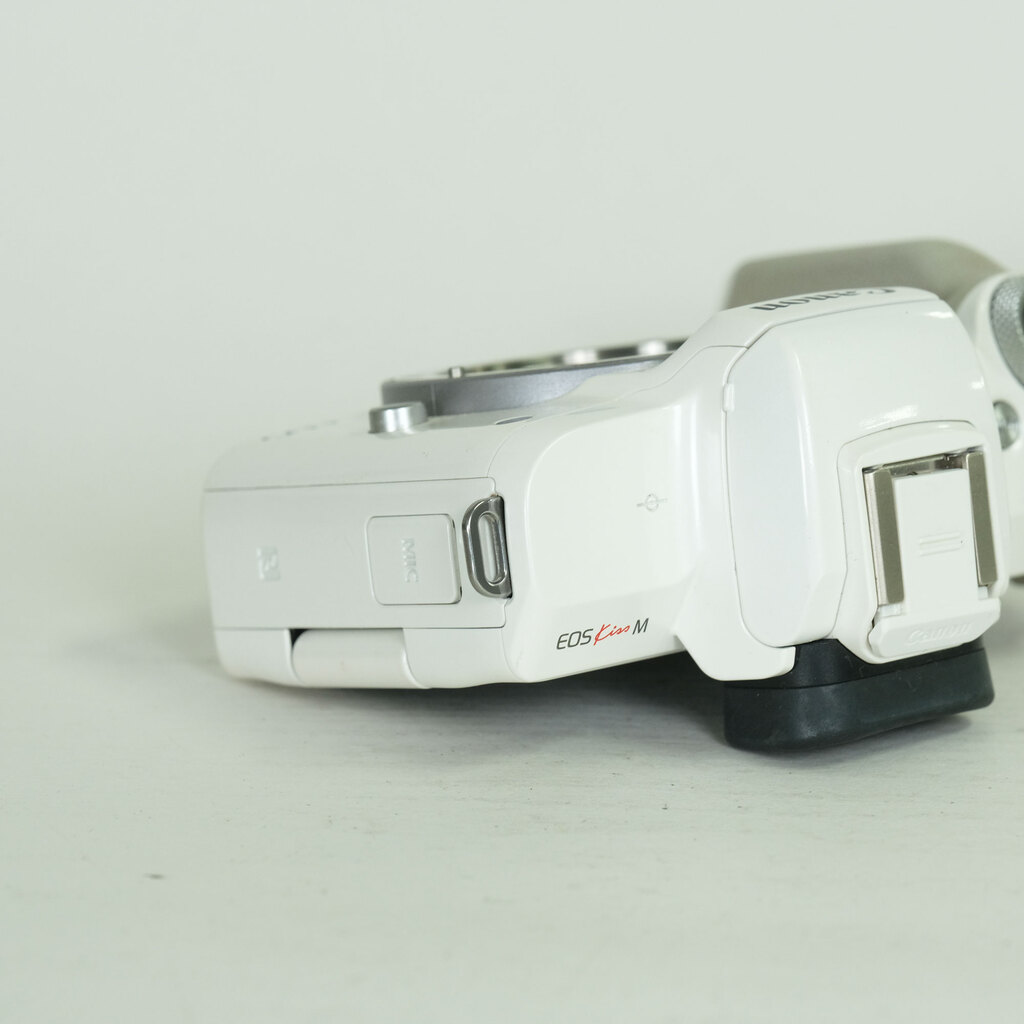 Canon EOS Kiss M