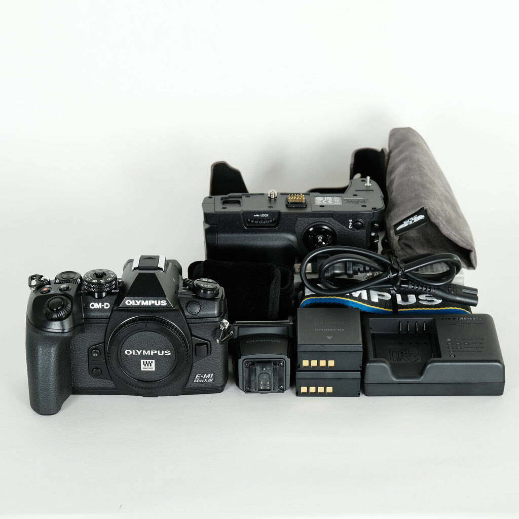 OLYMPUS OM-D E-M1 Mark III