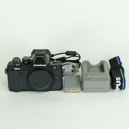 OLYMPUS OM-D E-M10 Mark II