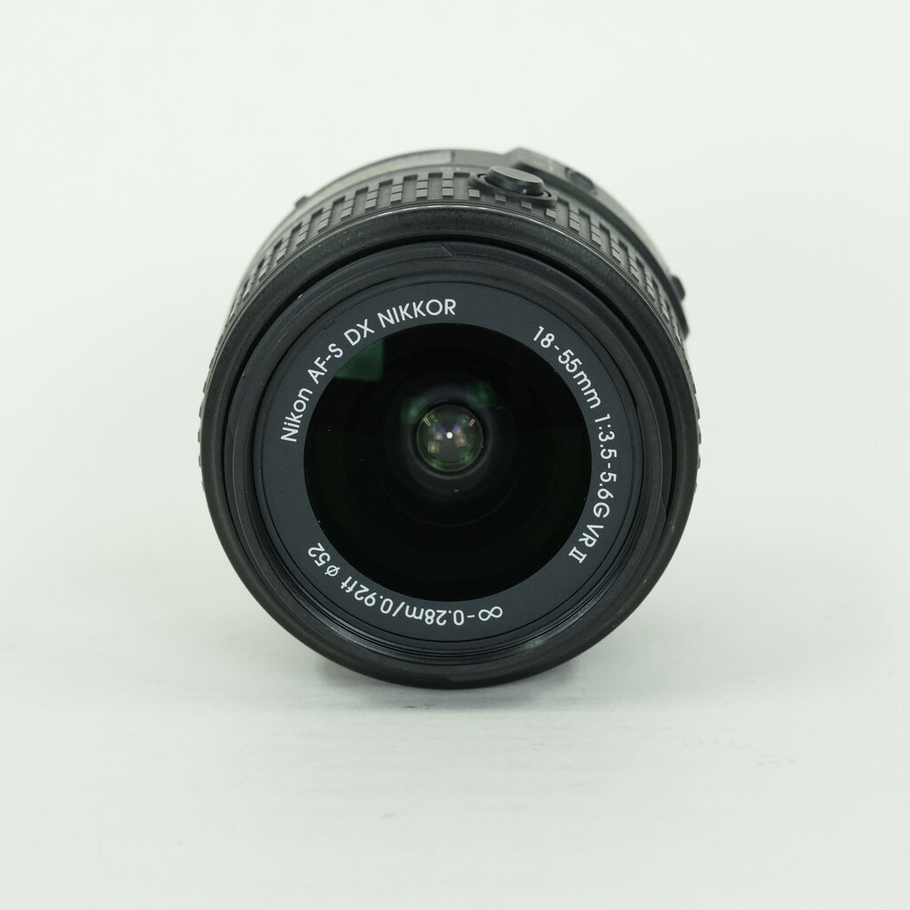 Nikon AF-S DX NIKKOR 18-55mm f3.5-5.6G VR II