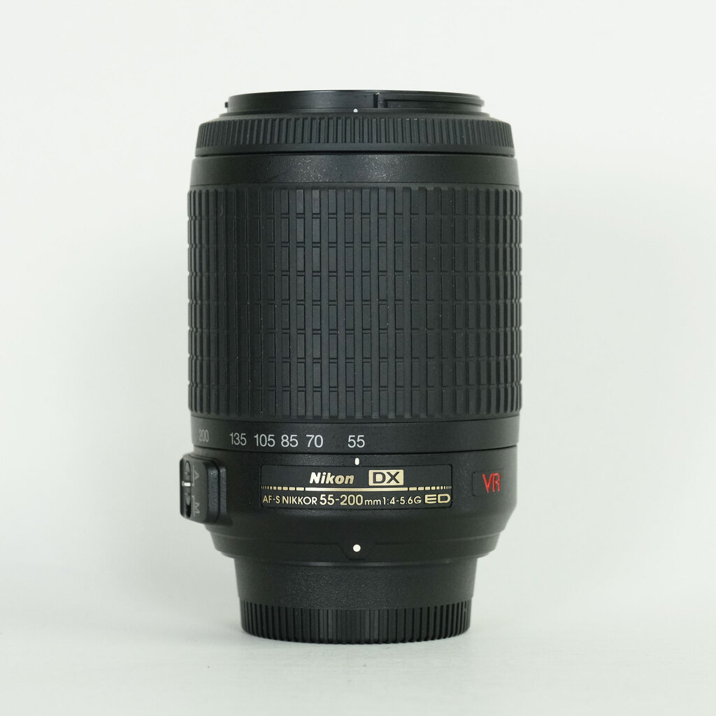 Nikon AF-S DX VR Zoom-Nikkor 55-200mm F4-5.6G IF-ED Nikon AF-S DX VR Zoom-Nikkor 55-200mm F4-5.6G IF-ED