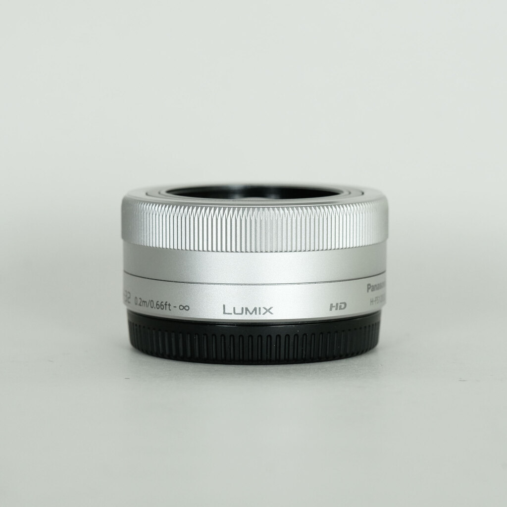 Panasonic LUMIX G VARIO 12-32mm / F3.5-5.6 ASPH. / MEGA O.I.S.