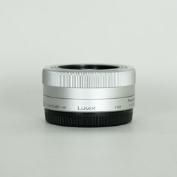 Panasonic LUMIX G VARIO 12-32mm / F3.5-5.6 ASPH. / MEGA O.I.S.