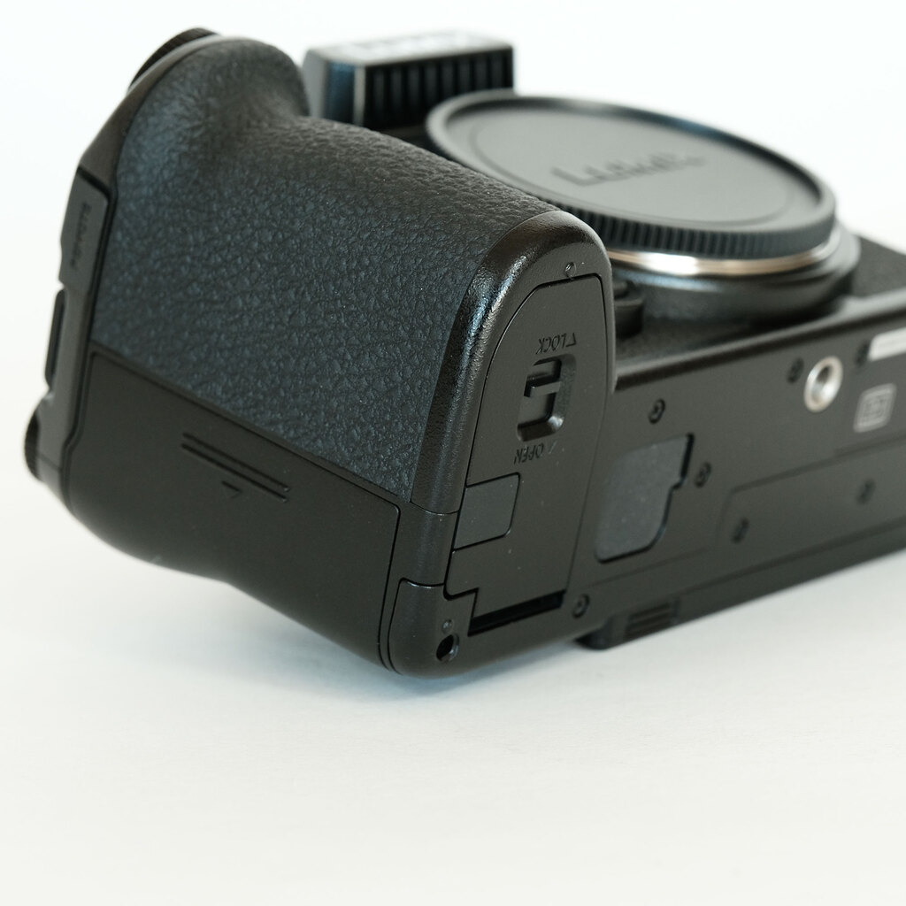 Panasonic LUMIX S5II DC-S5M2の出品 | ONE SCENE（ワンシーン）