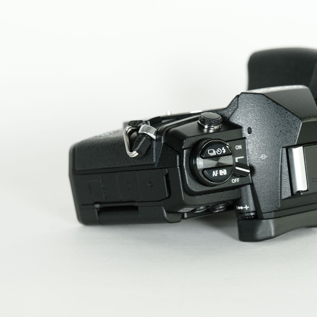 OLYMPUS OM-D E-M1 Mark III