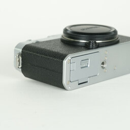 FUJIFILM X-E4