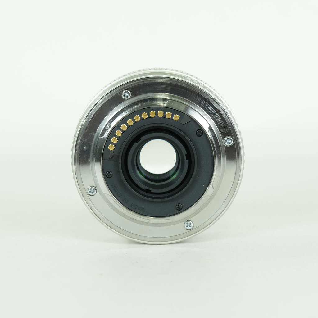 OLYMPUS M.ZUIKO DIGITAL 17mm F2.8 シルバー