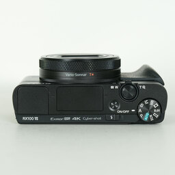 SONY Cyber-shot DSC-RX100M7