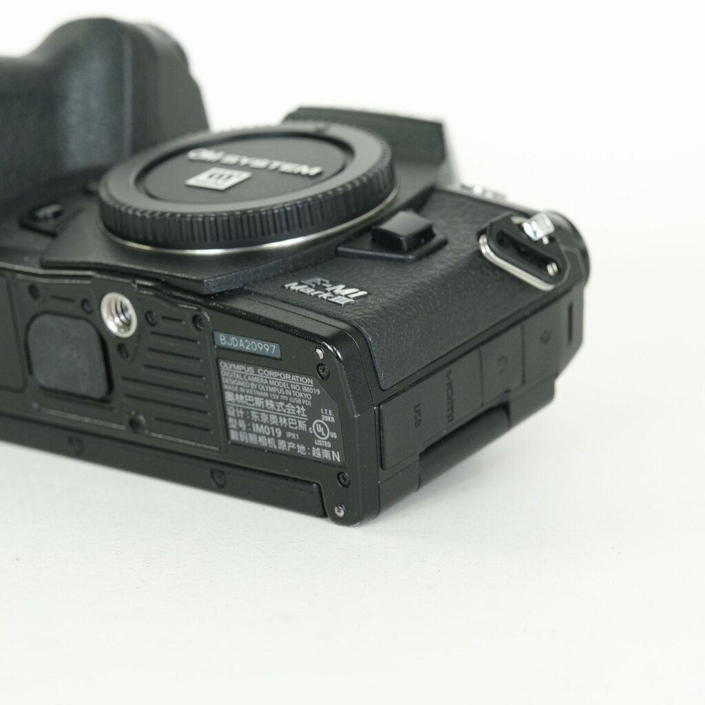 OLYMPUS OM-D E-M1 Mark III