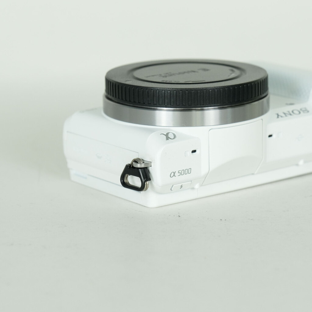 SONY α5000（ILCE-5000）の出品 | ONE SCENE（ワンシーン）