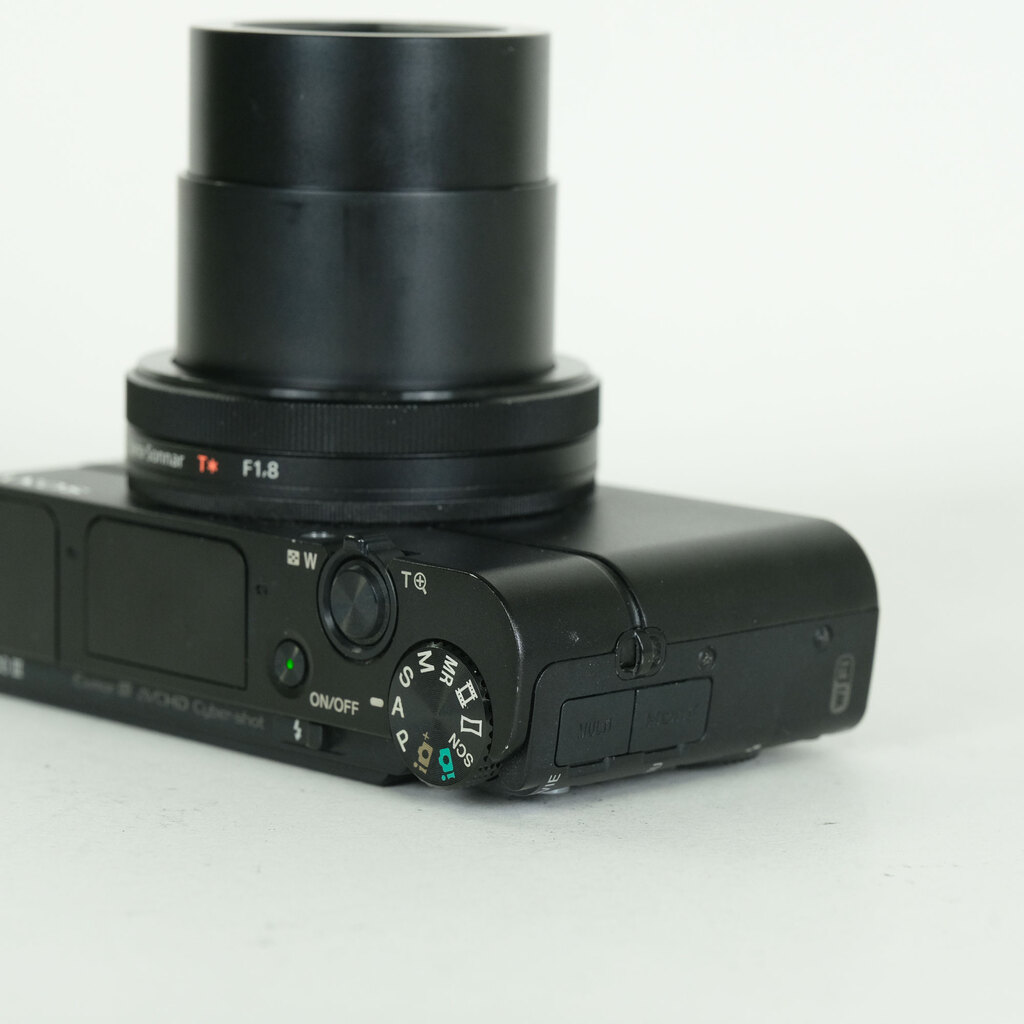 SONY Cyber-shot DSC-RX100M3