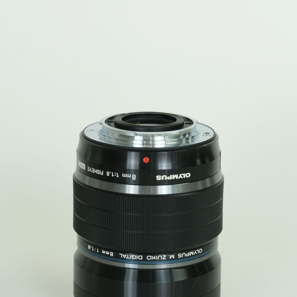 OLYMPUS M.ZUIKO DIGITAL ED 8mm F1.8 Fisheye PRO