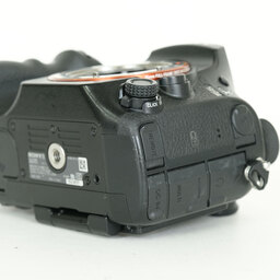 SONY α99II（ILCA-99M2）