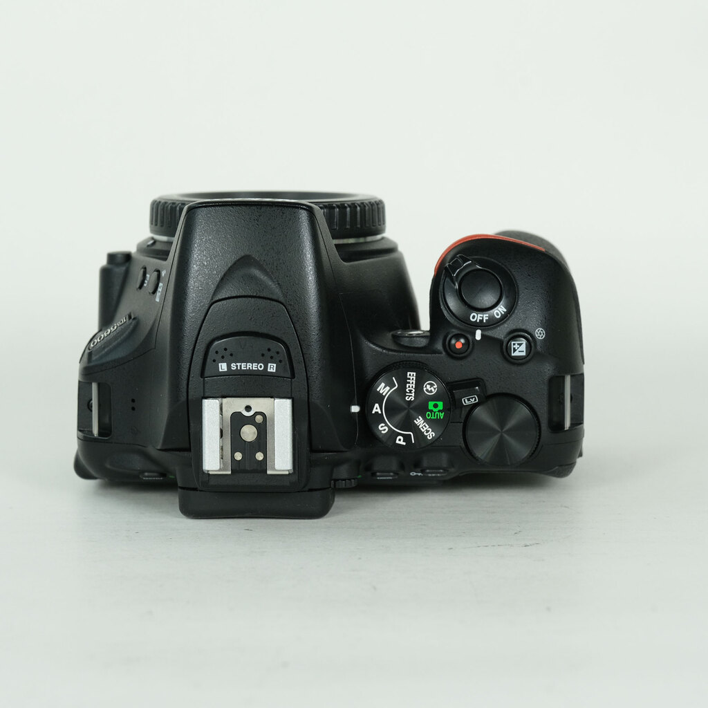 Nikon D5600