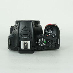 Nikon D5600