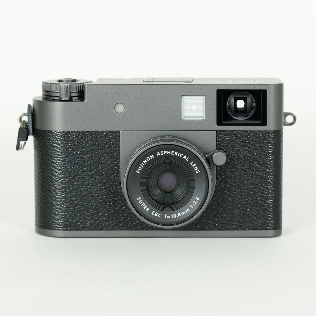 FUJIFILM X half X-HF1