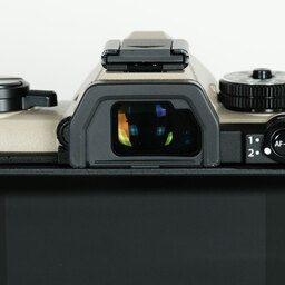 OM SYSTEM OM-5 Mark II ボディ サンドベージュ