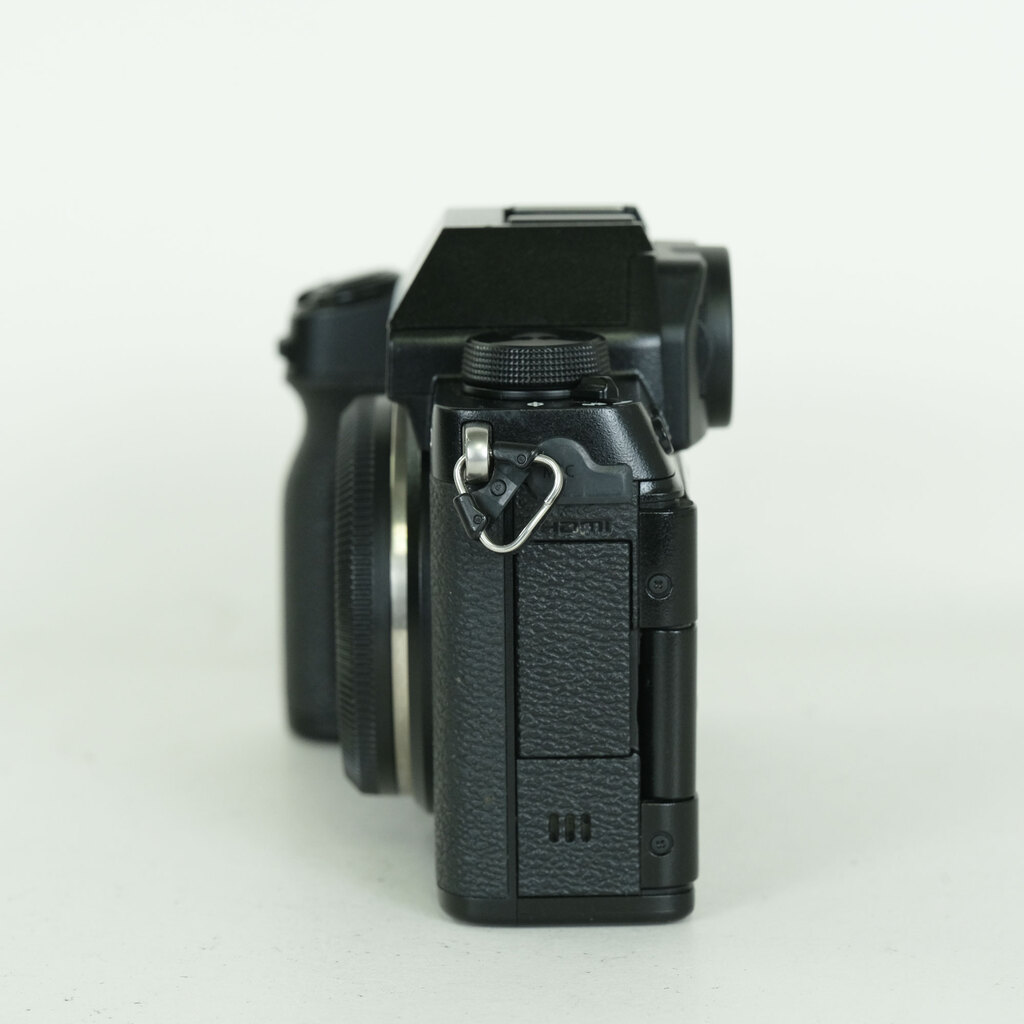 FUJIFILM X-S10