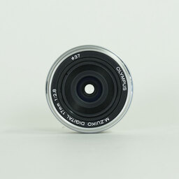 OLYMPUS M.ZUIKO DIGITAL 17mm F2.8 シルバー