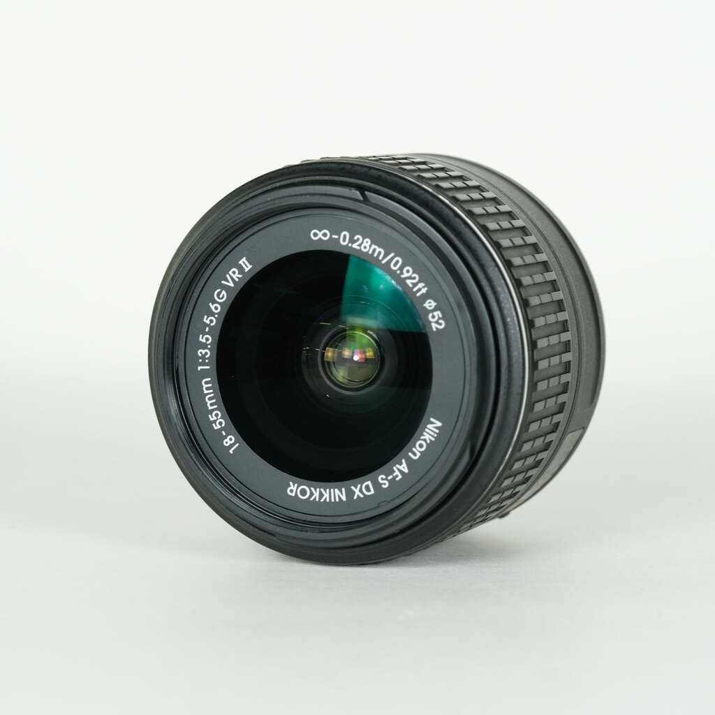 Nikon AF-S DX NIKKOR 18-55mm f3.5-5.6G VR IIの出品 | ONE SCENE