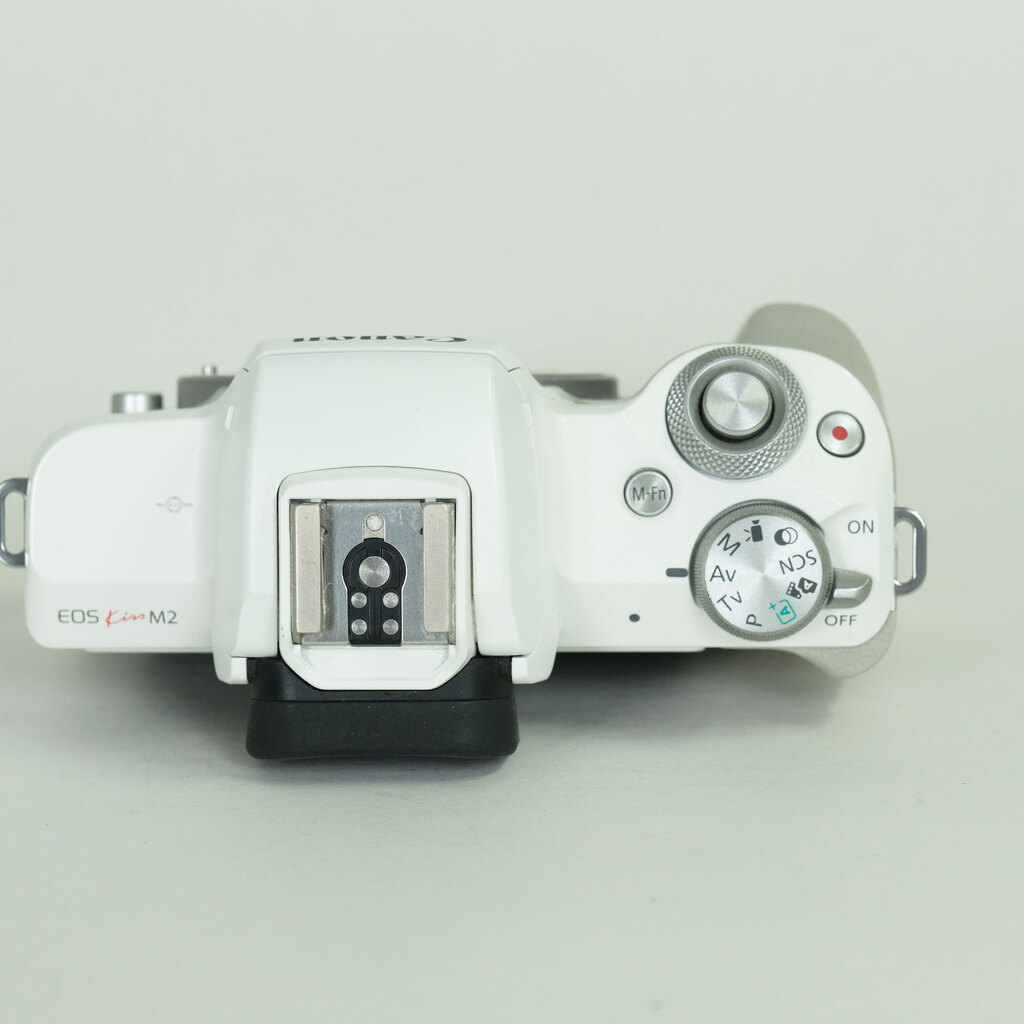 Canon EOS Kiss M2