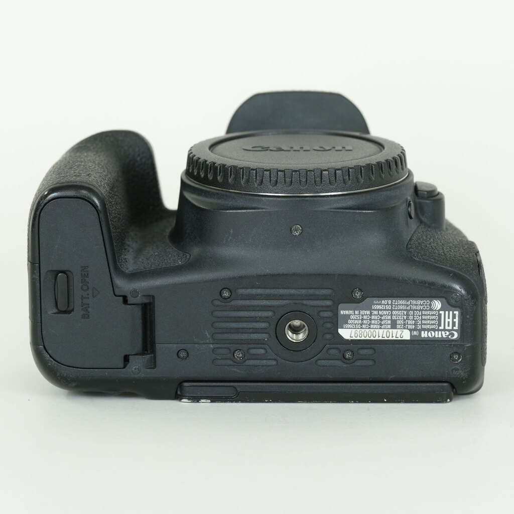 Canon EOS 9000D