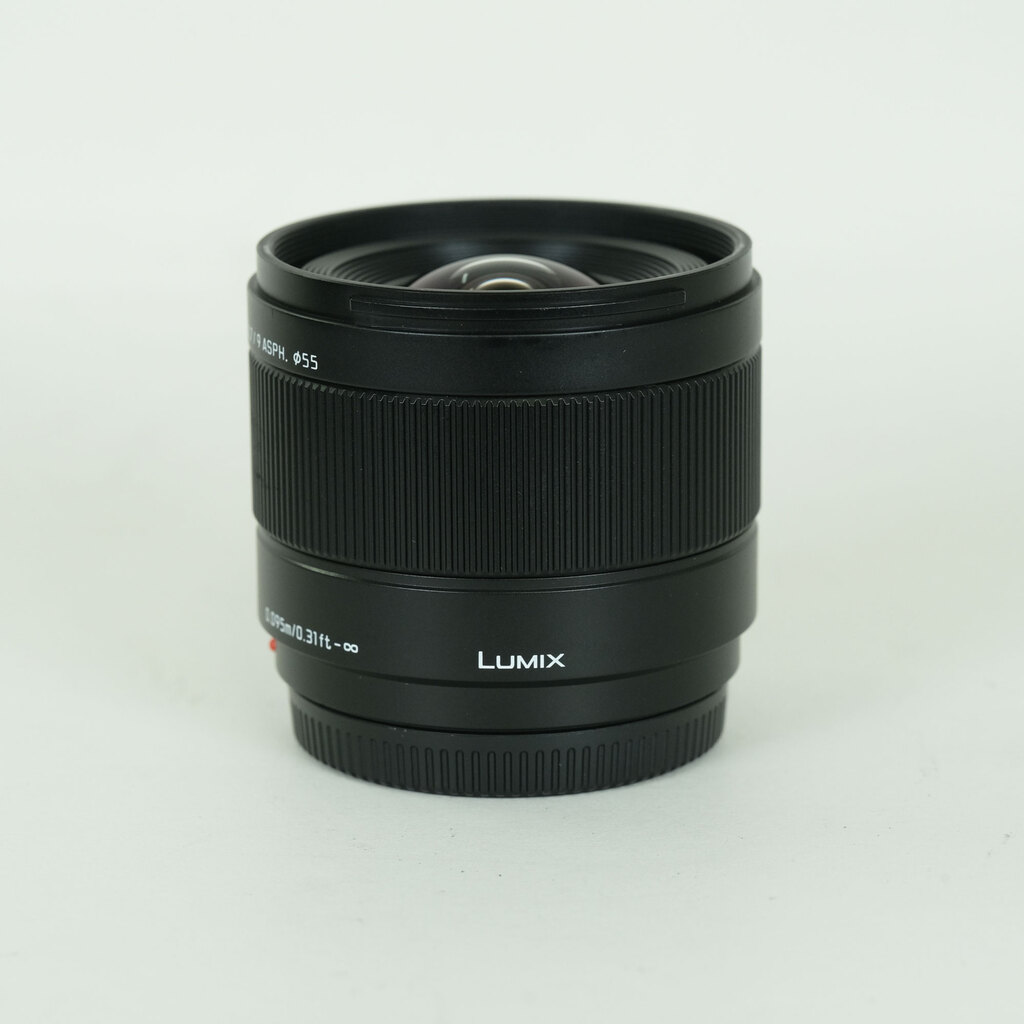 Panasonic LEICA DG SUMMILUX 9mm / F1.7 ASPH.