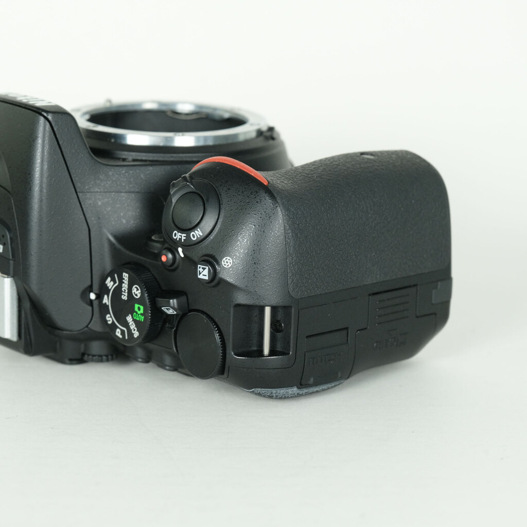 Nikon D5500の出品 | ONE SCENE（ワンシーン）