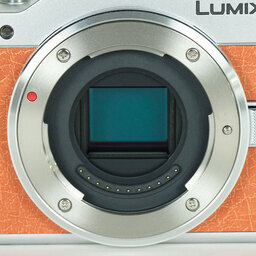 Panasonic LUMIX DC-GF90 ボディ オレンジ