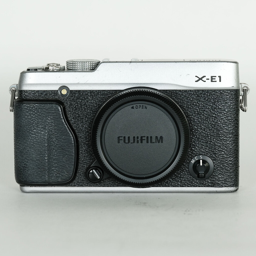 FUJIFILM X-E1 シルバー