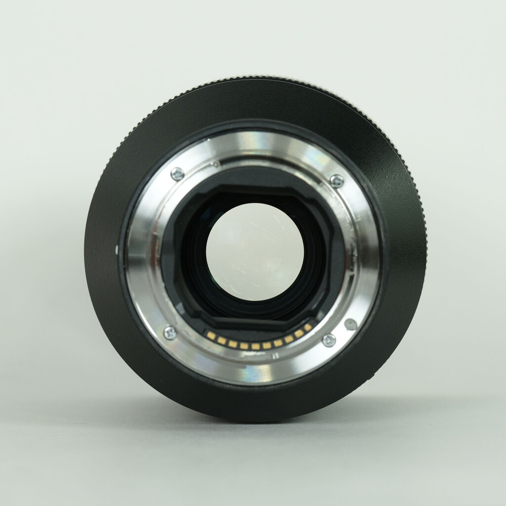 SONY FE 135mm F1.8 GM SEL135F18GMの出品 | ONE SCENE（ワンシーン）