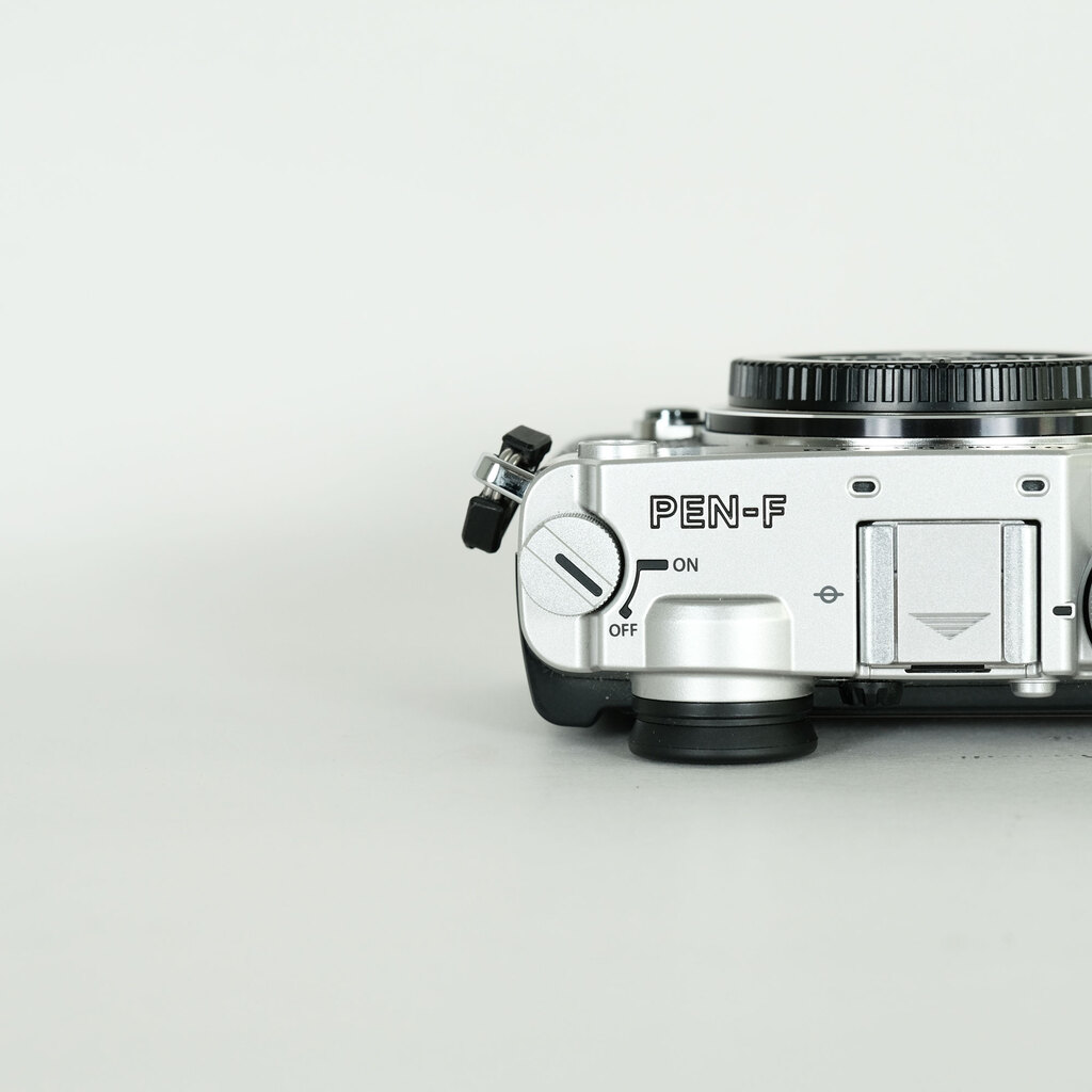 OLYMPUS PEN-F