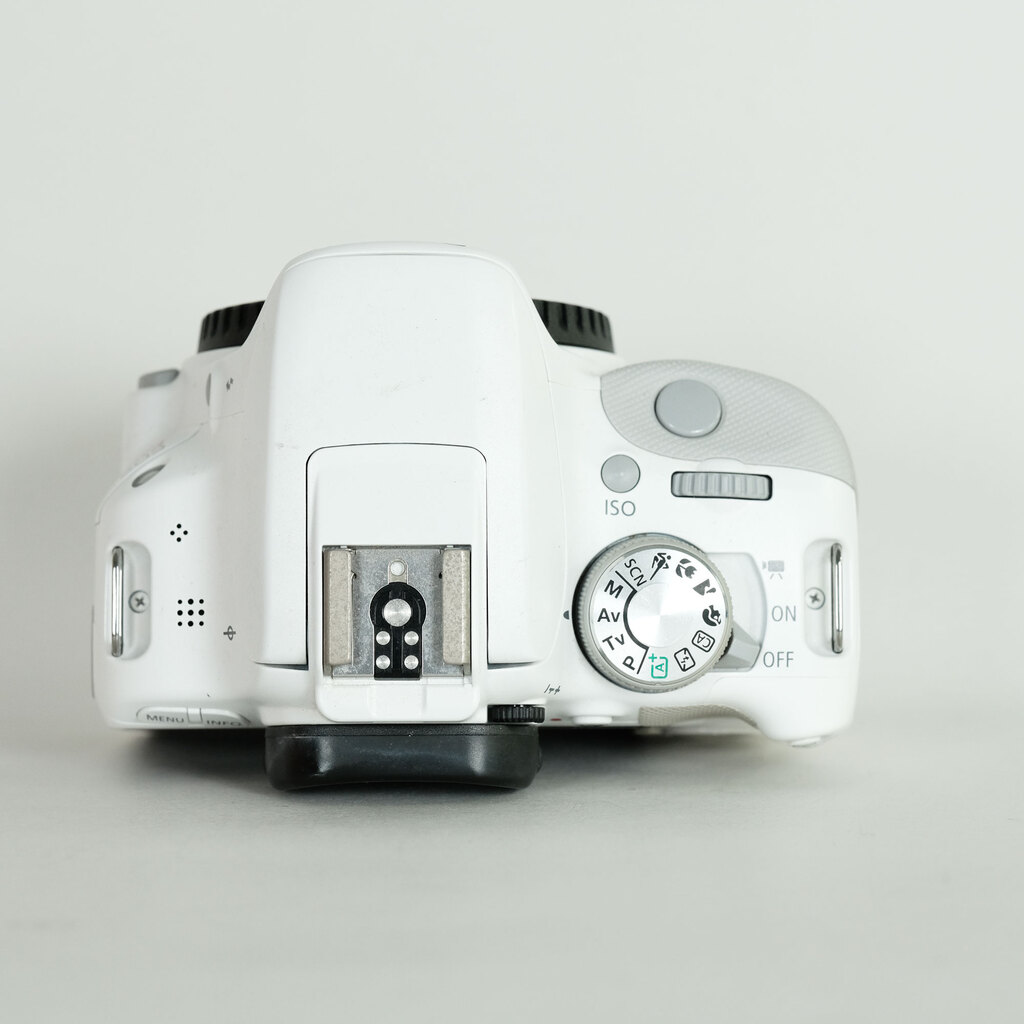 Canon EOS Kiss X7 ボディ ホワイト