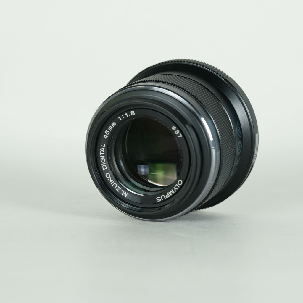 OLYMPUS M.ZUIKO DIGITAL 45mm F1.8の出品 | ONE SCENE（ワンシーン）